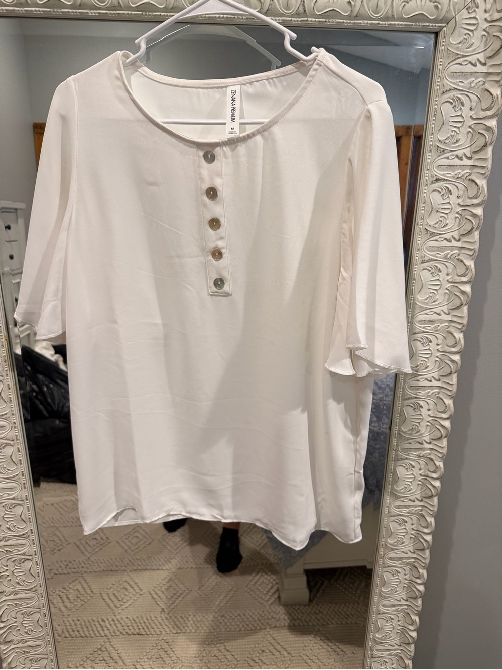 Zenana Outfitters White Button-Trim Flutter Sleeve Blouse